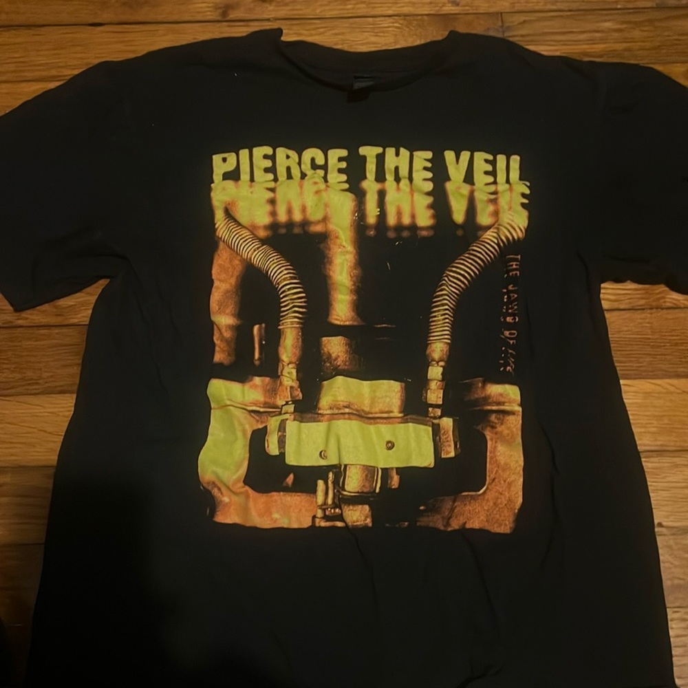 Fearless records Pierce The Veil tee | Size medium